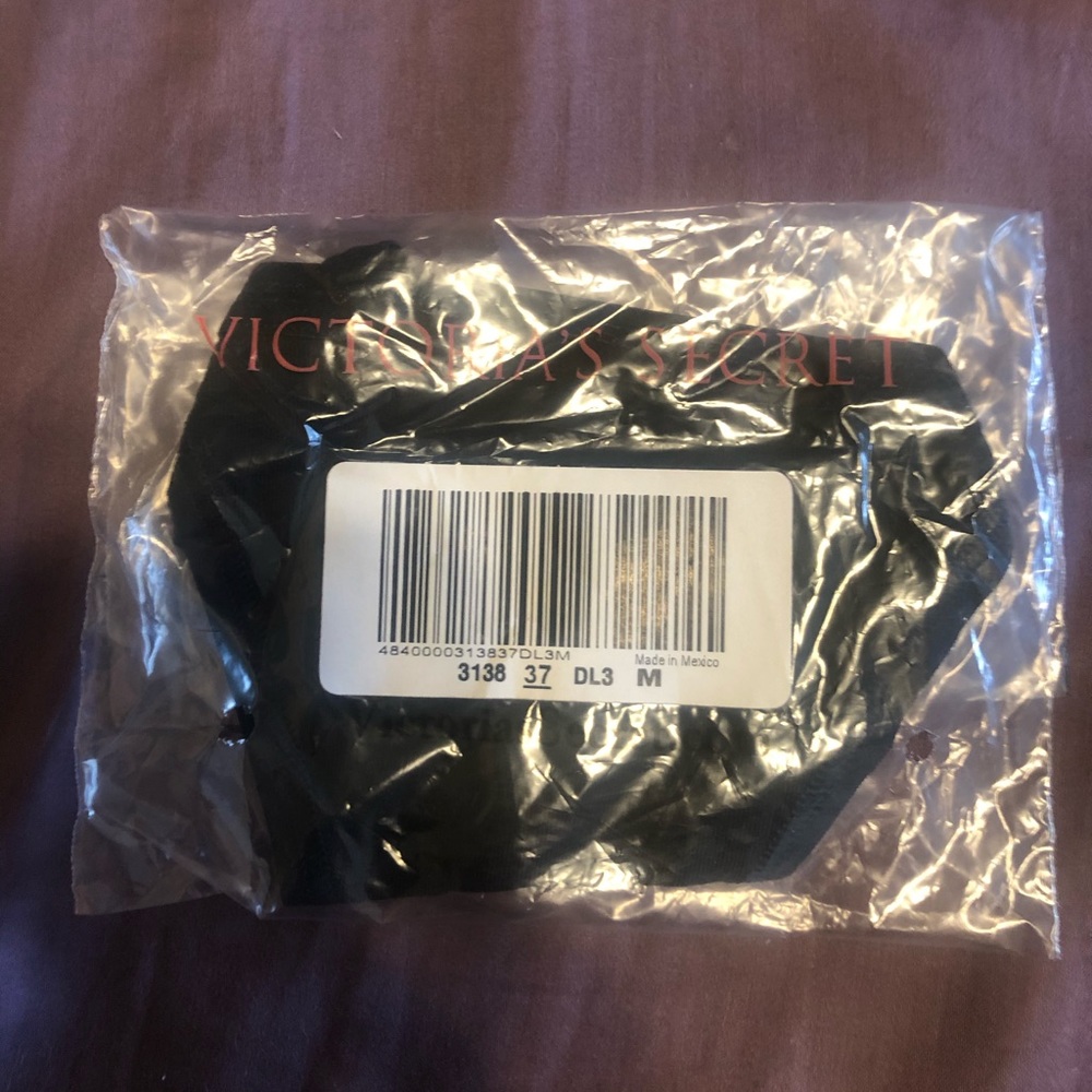 VS Logo V String Black on Black